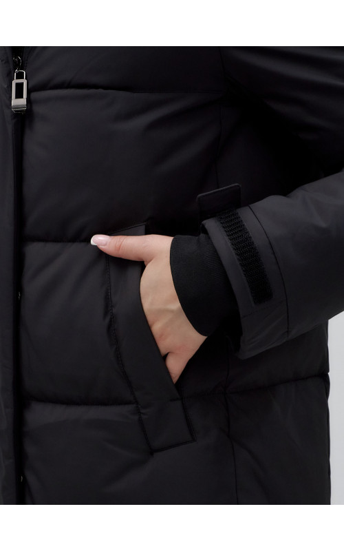 Длинный зимний пуховик для женщин с капюшоном.