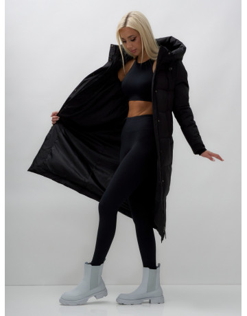 Длинный зимний пуховик для женщин с капюшоном.