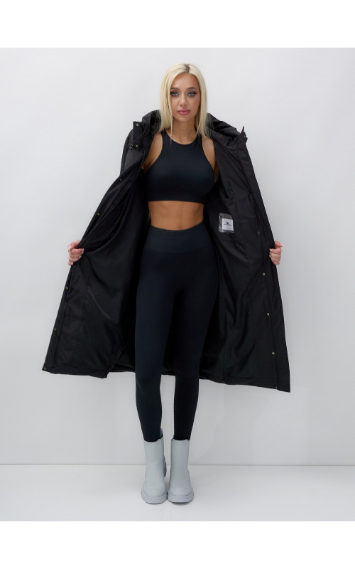 Длинный зимний пуховик для женщин с капюшоном.