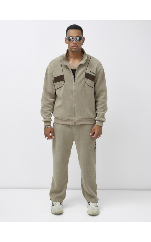 Мужской демисезонный спортивный костюм на флисе, бежевый, для спорта. в Тюмени