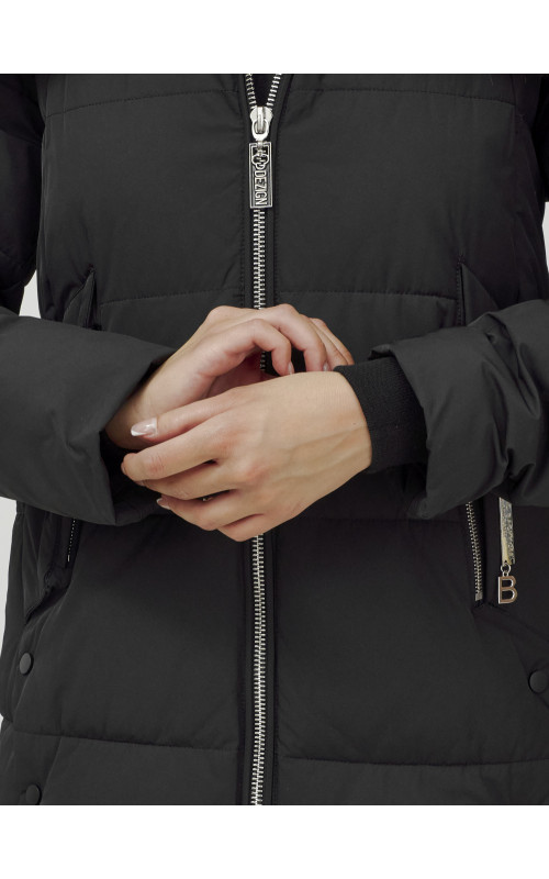 Пуховик женский зимний с мехом енота, чёрный премиум-класса в Тюмени