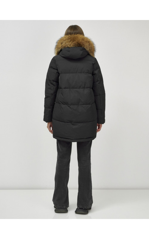 Пуховик женский зимний с мехом енота, чёрный премиум-класса в Тюмени