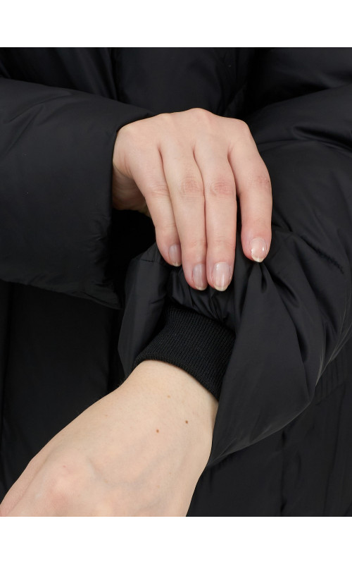 Длинный женский пуховик с капюшоном для зимы