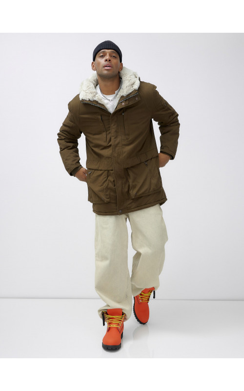 Мужская зимняя удлиненная парка с мехом, тёмно-шоколадового цвета. в Тюмени