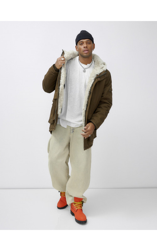 Мужская зимняя удлиненная парка с мехом, тёмно-шоколадового цвета. в Тюмени