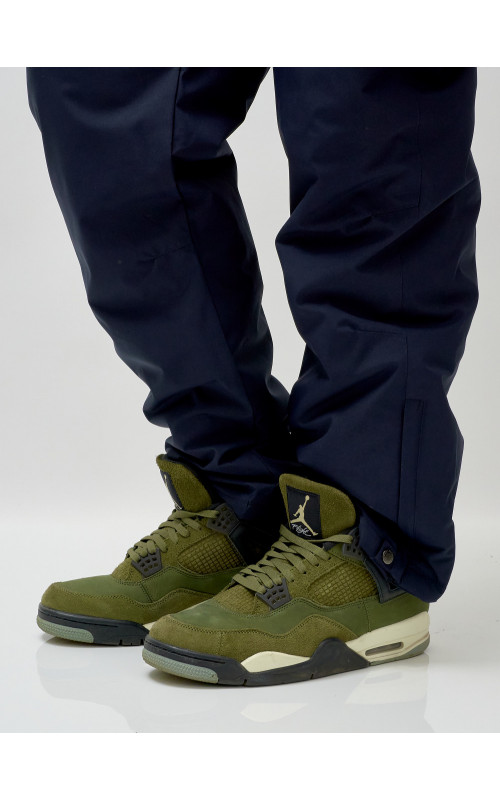 Зимний горнолыжный мужской костюм для активного отдыха.