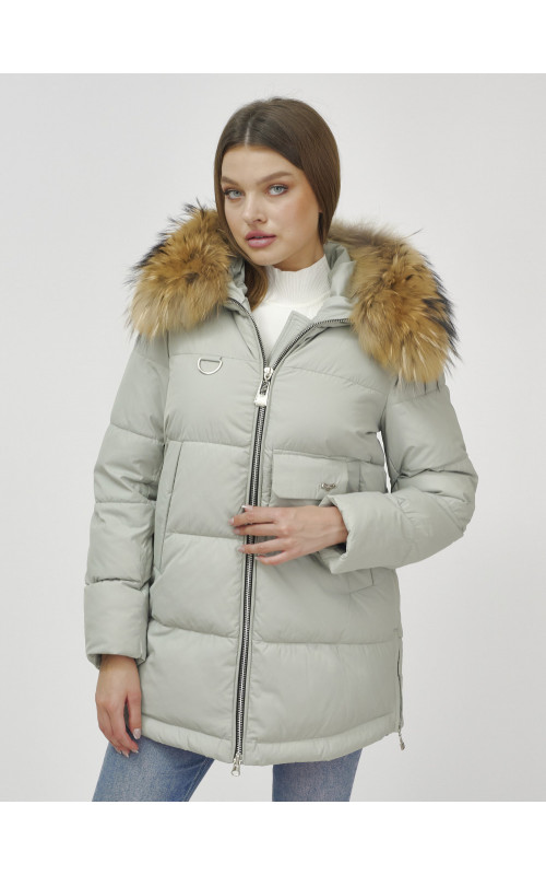 Пуховик женский зимний с мехом енота премиум светло-зелёный в Тюмени
