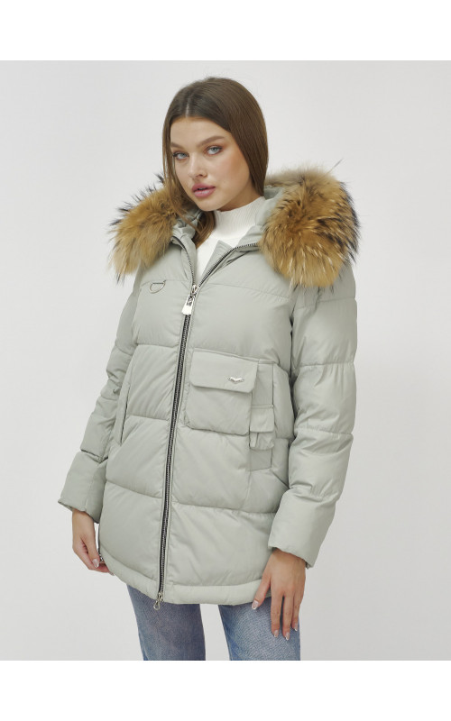 Пуховик женский зимний с мехом енота премиум светло-зелёный в Тюмени