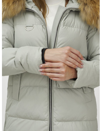 Пуховик женский зимний с мехом енота премиум светло-зелёный в Тюмени