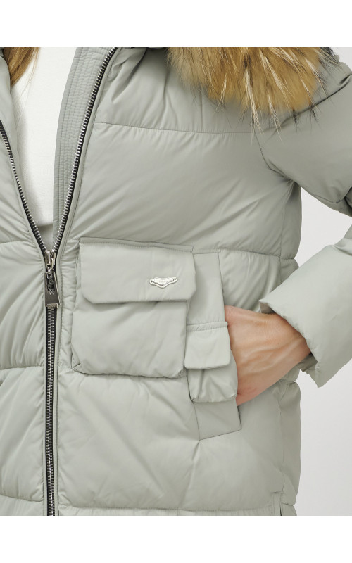 Пуховик женский зимний с мехом енота премиум светло-зелёный в Тюмени