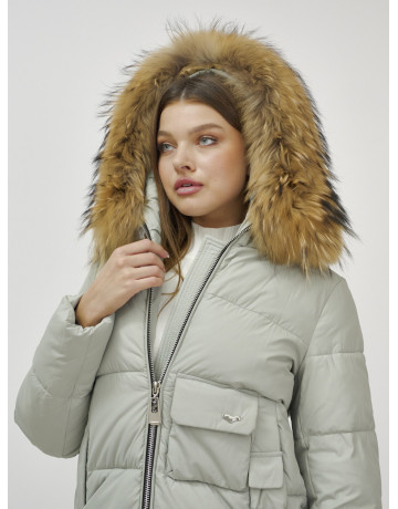 Пуховик женский зимний с мехом енота премиум светло-зелёный в Тюмени