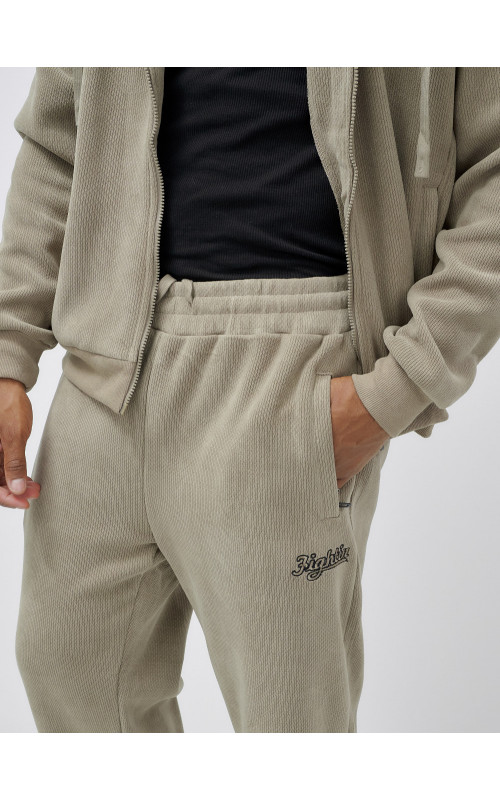 Мужской демисезонный спортивный костюм на флисе, бежевый, для спорта. в Тюмени