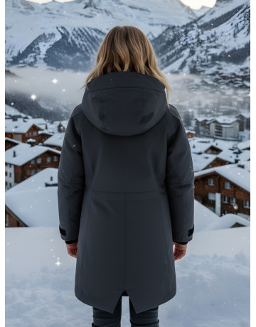 Зимняя парка для девочки-подростка с регулируемой посадкой.