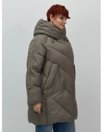 Длинный женский пуховик для зимы.
