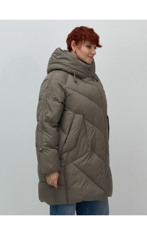 Длинный женский пуховик для зимы.
