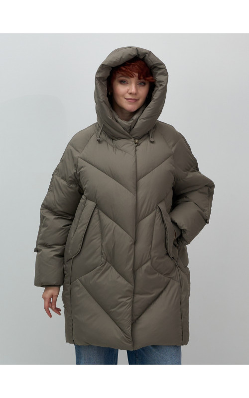 Длинный женский пуховик для зимы.
