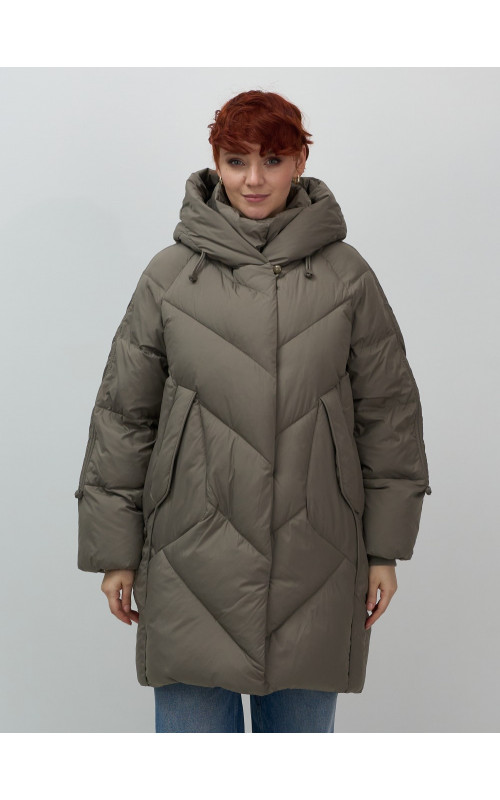Длинный женский пуховик для зимы.