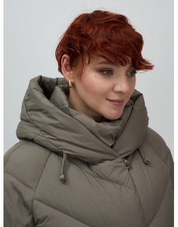 Длинный женский пуховик для зимы.