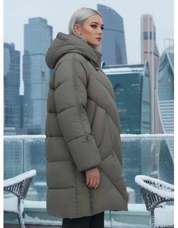 Длинный женский пуховик для зимы.