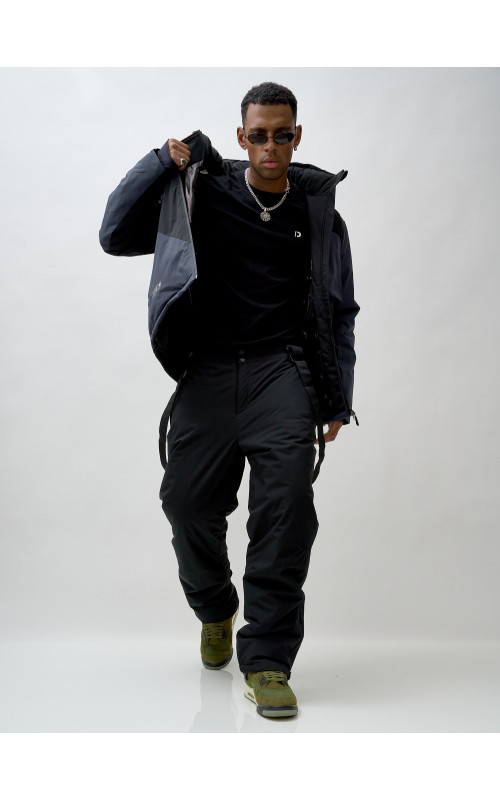 Мужской зимний горнолыжный костюм для активного отдыха.