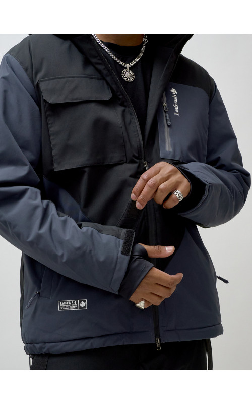 Мужской зимний горнолыжный костюм для активного отдыха.