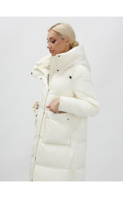 Длинный зимний пуховик с капюшоном для женщин.