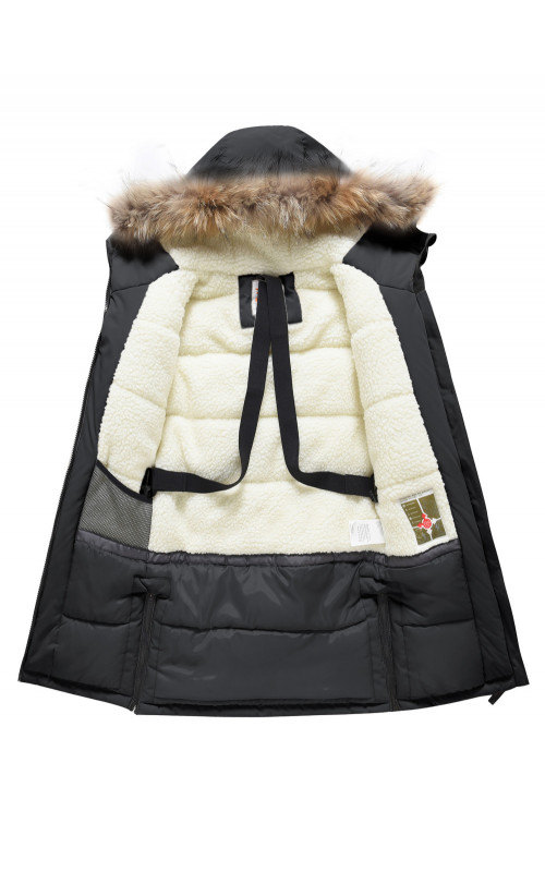 Тёплая парка для девочки-подростка для активного отдыха.