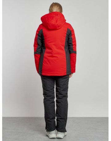 Женский горнолыжный костюм для зимних видов спорта.