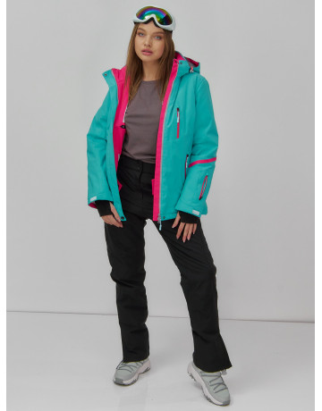 Женский горнолыжный костюм: стиль и комфорт для зимних приключений.