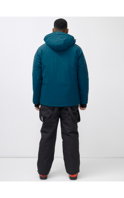 Мужской горнолыжный костюм для активного отдыха.