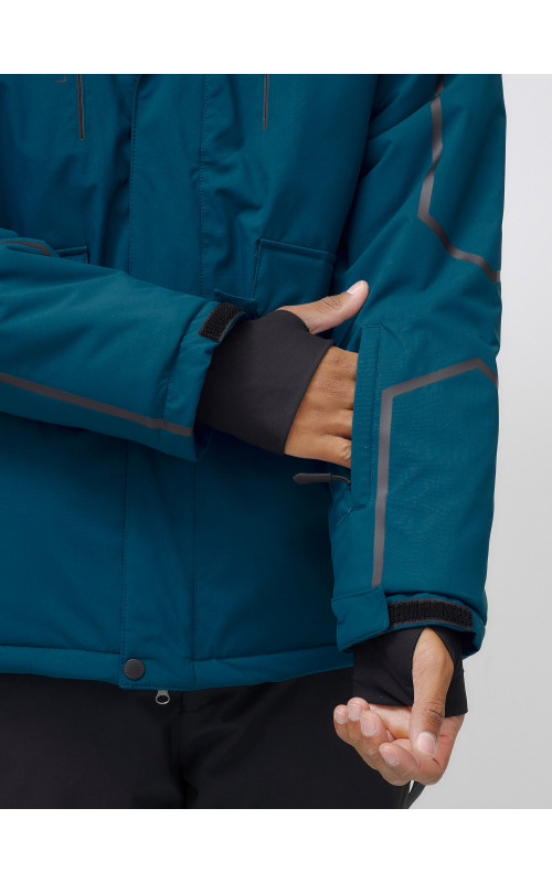 Мужской горнолыжный костюм для активного отдыха.