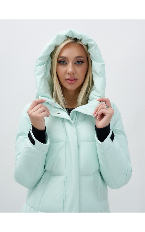 Длинный зимний пуховик для женщин с капюшоном.