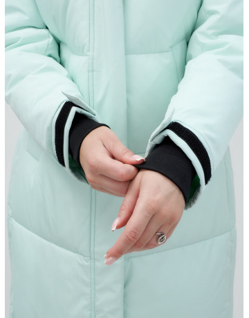 Длинный зимний пуховик для женщин с капюшоном.