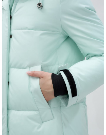 Длинный зимний пуховик для женщин с капюшоном.