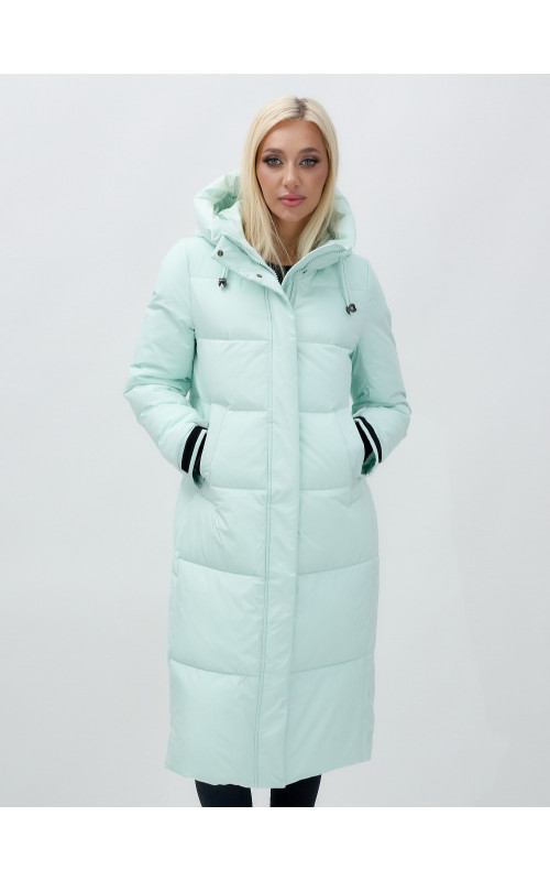 Длинный зимний пуховик для женщин с капюшоном.