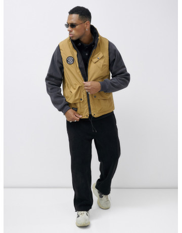 Мужская утеплённая жилетка для активного отдыха и города.