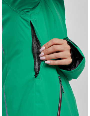 Женский горнолыжный костюм для зимних прогулок и спорта.