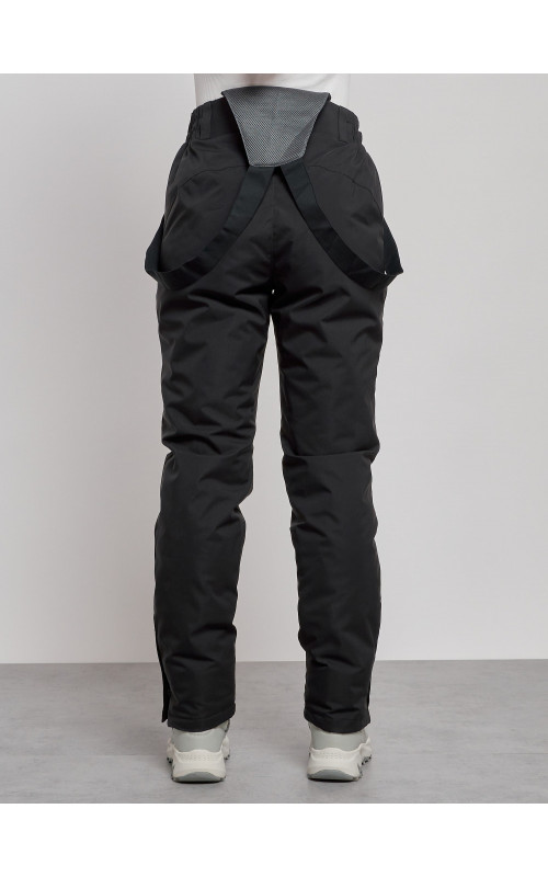 Женский горнолыжный костюм для зимних прогулок и спорта.