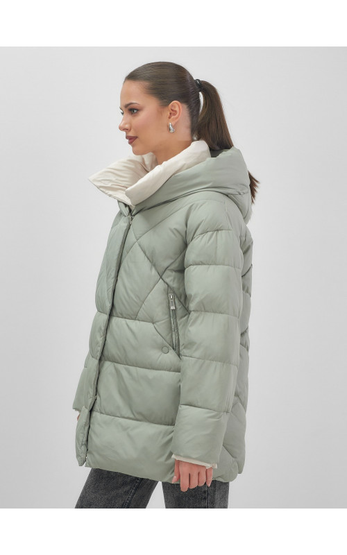 Тёплый женский пуховик с капюшоном для зимы большого размера.