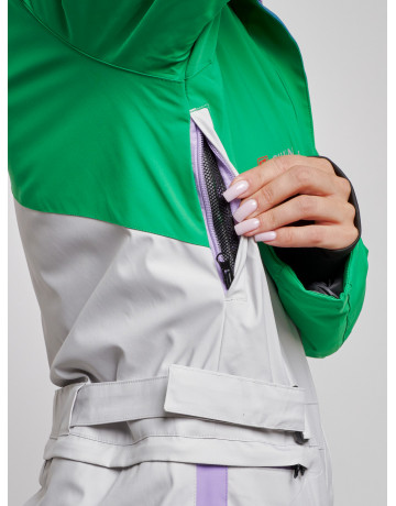 Зимний женский комбинезон для зимних видов спорта.