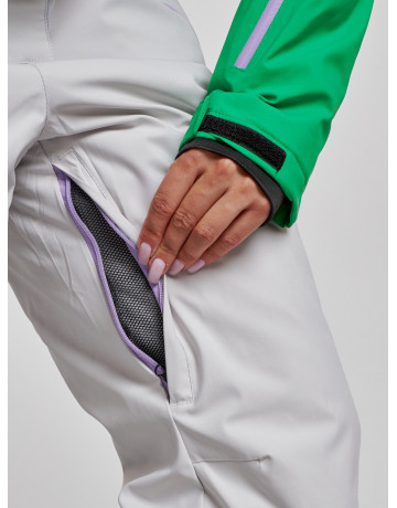 Зимний женский комбинезон для зимних видов спорта.