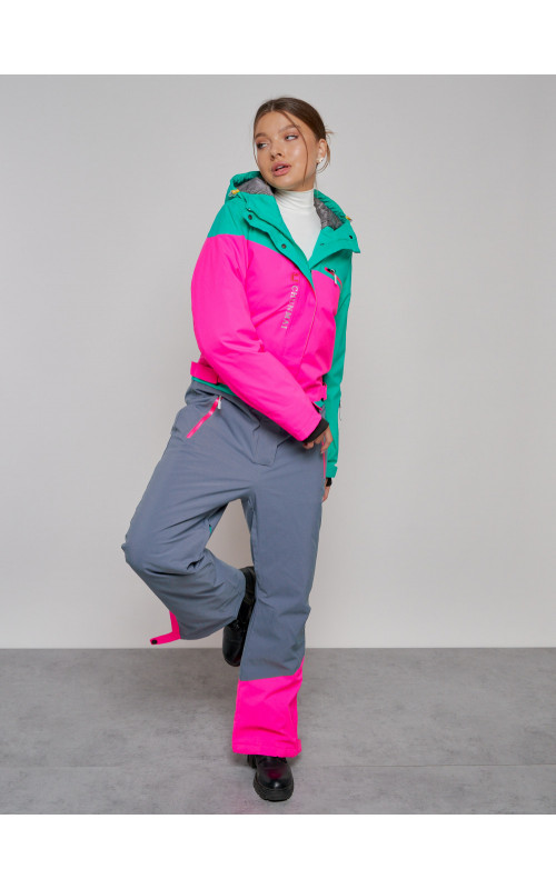 Зимний женский комбинезон для зимних видов спорта.