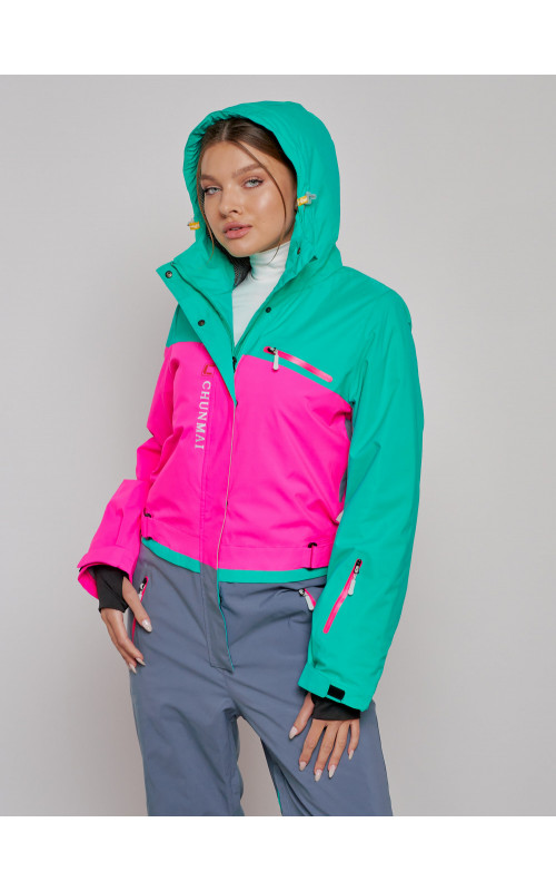 Зимний женский комбинезон для зимних видов спорта.