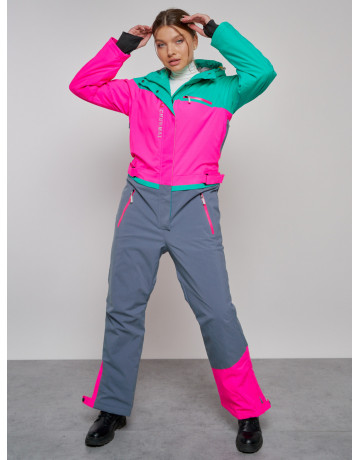 Зимний женский комбинезон для зимних видов спорта.