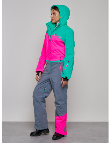 Зимний женский комбинезон для зимних видов спорта.