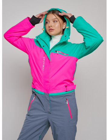 Зимний женский комбинезон для зимних видов спорта.