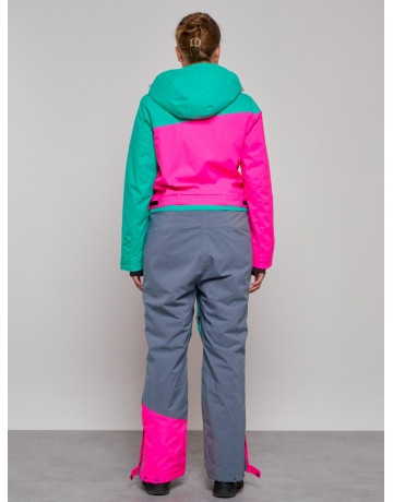 Зимний женский комбинезон для зимних видов спорта.