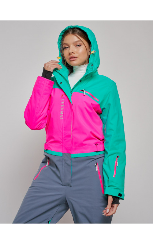 Зимний женский комбинезон для зимних видов спорта.