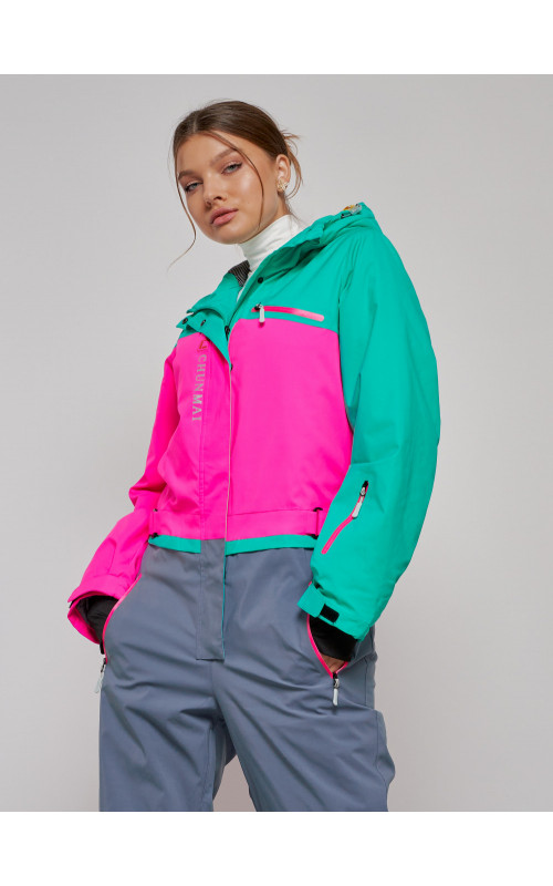 Зимний женский комбинезон для зимних видов спорта.