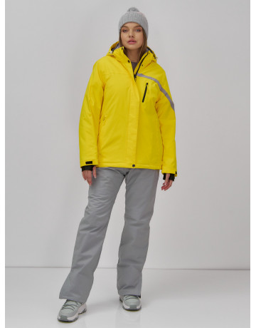 Женский горнолыжный костюм для зимних активностей.